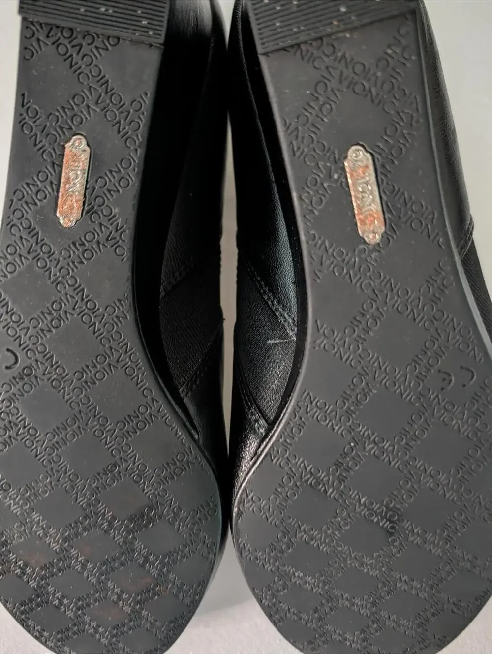 Vionic Black Leather Wedge Ankle Booties Size 9.5
